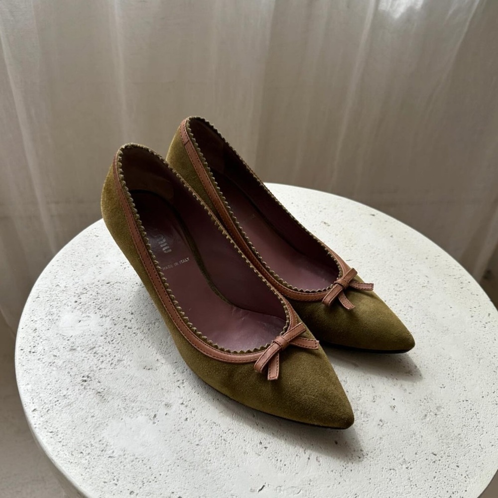 MIU MIU VINTAGE SUEDE HEELS SZ 35.5 2️⃣0️⃣0️⃣